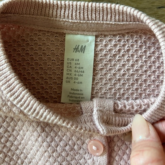 H&M Blush Textured Knit Sweater BNWT 4-6M - Picture 2 of 5